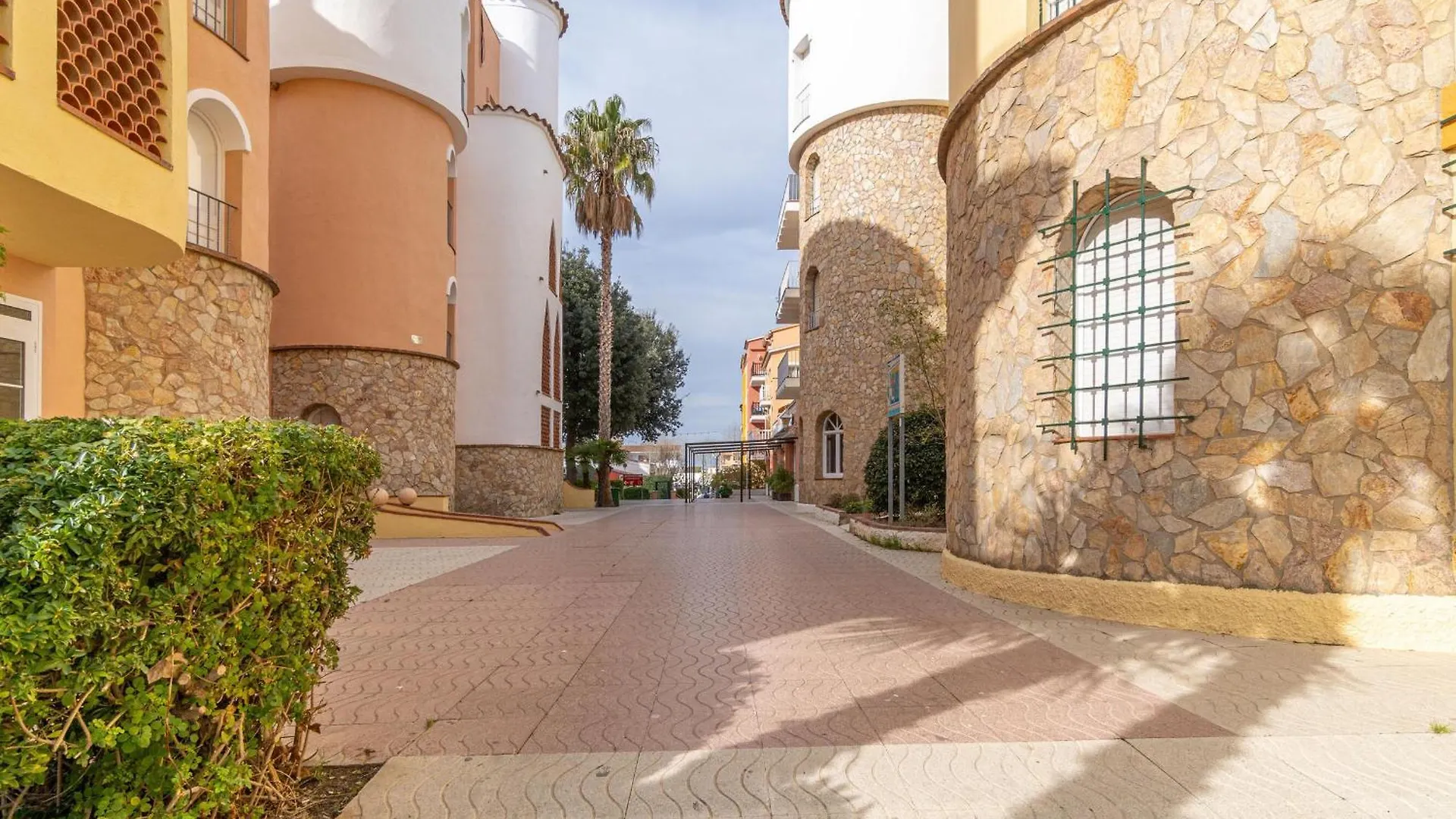 Appartamento Apartamento Con Terraza Y Parking A 2 Minutos De La Playa - Empuriabrava - Hisp-288-66